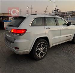 جیپ گراند شیرۆکی